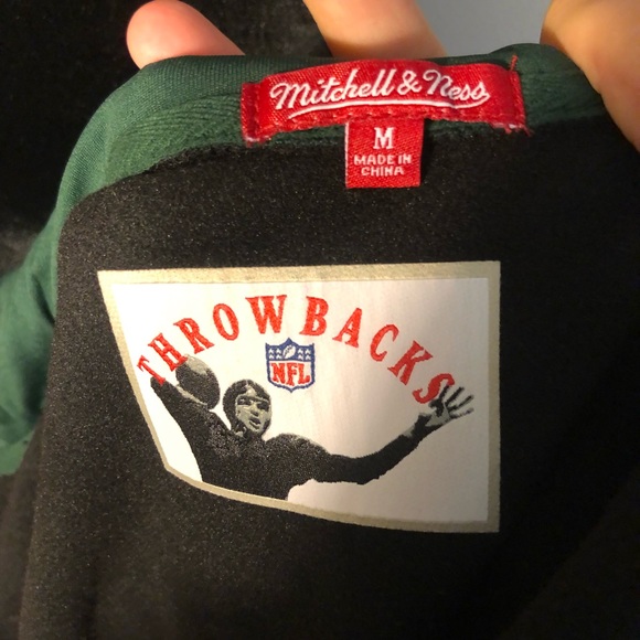 Mitchell & Ness Women’s Greenbay Packers Zip-Up Jacket - Picture 8 of 9